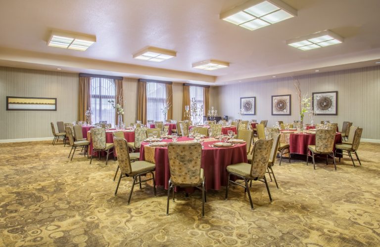 meeting room banquet set